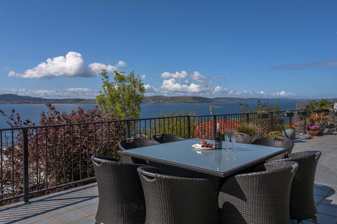 Sunrise On The Bay - New Castle Holiday 11