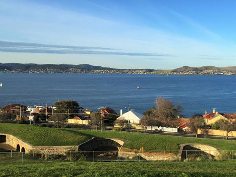 Sunrise On The Bay - New Castle Holiday 23