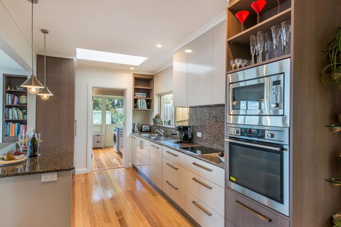 Sunrise On The Bay - New Castle Holiday 3