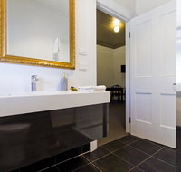 Deloraine Hotel - New Castle Holiday