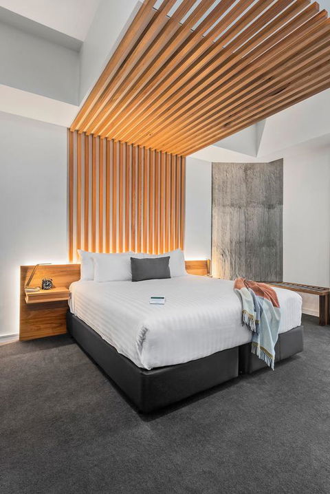 Peppers Silo - New Castle Holiday 23