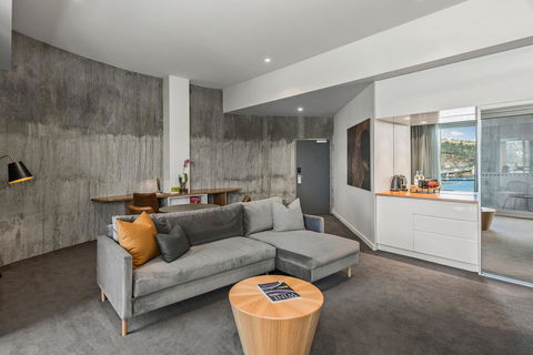 Peppers Silo - New Castle Holiday 27