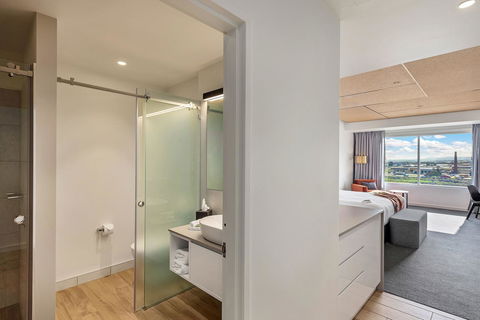 Peppers Silo - New Castle Holiday 24