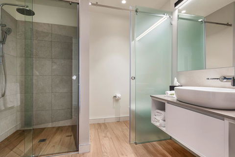 Peppers Silo - New Castle Holiday 25