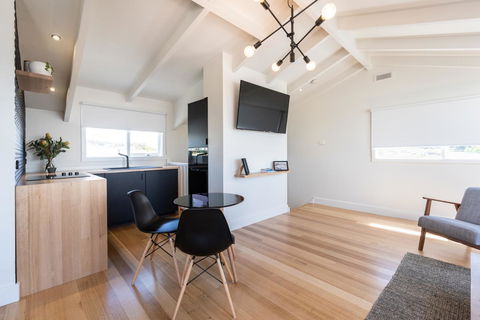 Litora Accommodation - New Castle Holiday 10