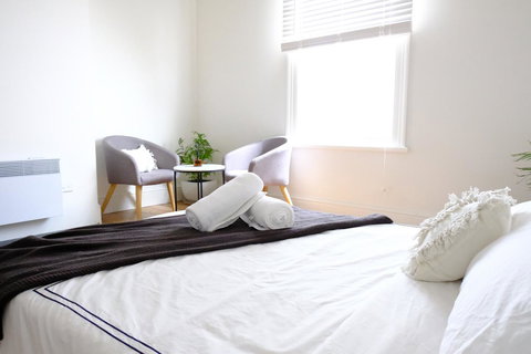 White House - New Castle Holiday 3