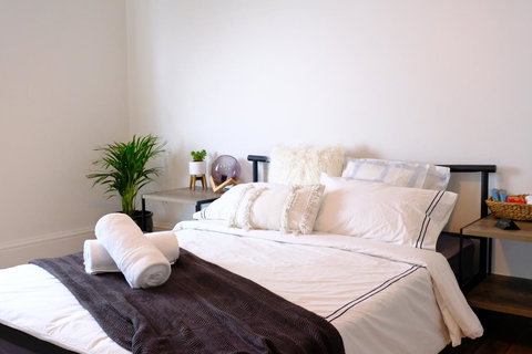 White House - New Castle Holiday 0