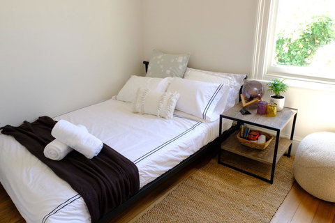 White House - New Castle Holiday 8