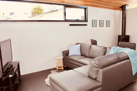 Omaroo House - Panoramic Water Views - New Castle Holiday 10
