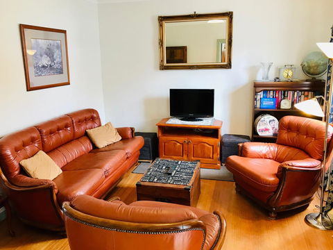 Omaroo House - Panoramic Water Views - New Castle Holiday 21