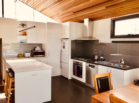 Omaroo House - Panoramic Water Views - New Castle Holiday 17