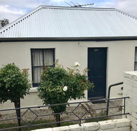 Omaroo House - panoramic water views - New Castle Holiday