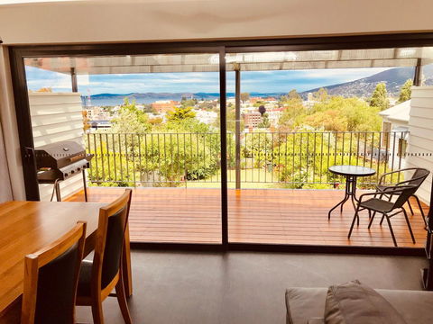 Omaroo House - Panoramic Water Views - New Castle Holiday 7