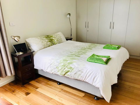 Omaroo House - Panoramic Water Views - New Castle Holiday 24