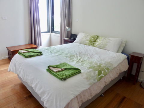 Omaroo House - Panoramic Water Views - New Castle Holiday 23