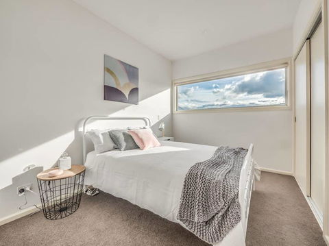 Marina View Apartment - New Castle Holiday 3