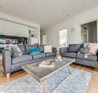 Marina View Apartment - New Castle Holiday