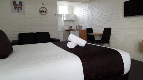 Anchor Wheel Motel - New Castle Holiday 19