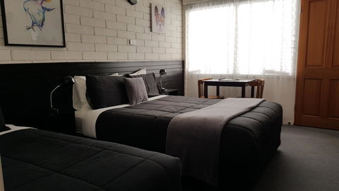 Anchor Wheel Motel - New Castle Holiday 12