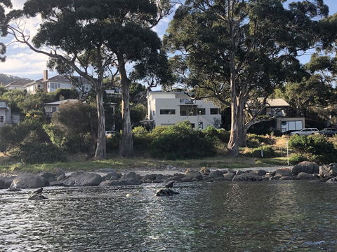 Beachside Taroona With Spa - New Castle Holiday 20