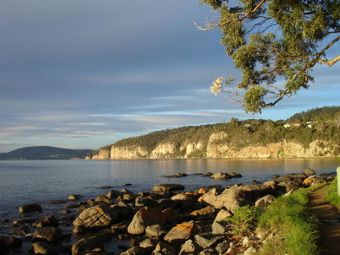 Beachside Taroona With Spa - New Castle Holiday 24