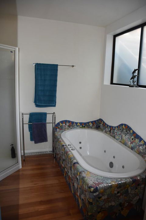 Beachside Taroona With Spa - New Castle Holiday 15