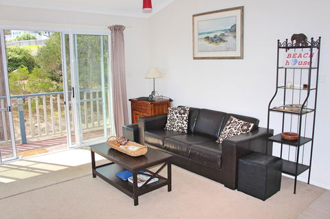 Front Row Beachfront - New Castle Holiday 7