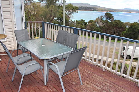 Front Row Beachfront - New Castle Holiday 2
