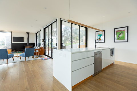 Blessington Beach Retreat - New Castle Holiday 8