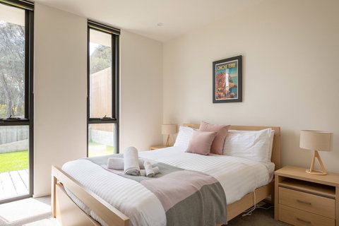 Blessington Beach Retreat - New Castle Holiday 16