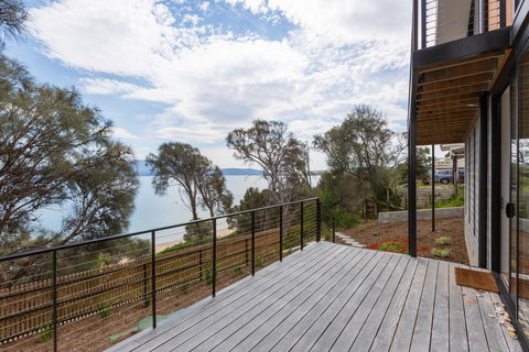 Blessington Beach Retreat - New Castle Holiday 34