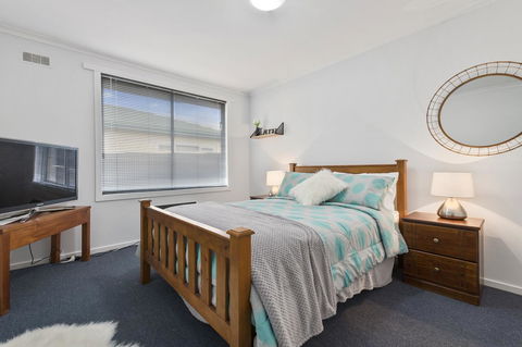 Elkie Villa - 2 Bedroom Unit - Burnie - New Castle Holiday 1