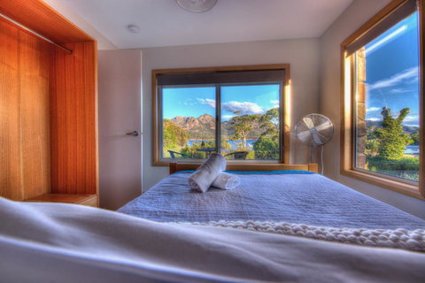 Freycinet Stone Studio 3 - Feldspar - New Castle Holiday 8