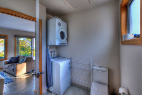 Freycinet Stone Studio 3 - Feldspar - New Castle Holiday 13