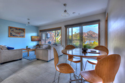 Freycinet Stone Studio 3 - Feldspar - New Castle Holiday 10