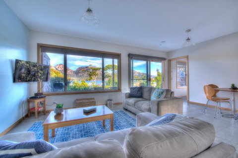 Freycinet Stone Studio 3 - Feldspar - New Castle Holiday 4