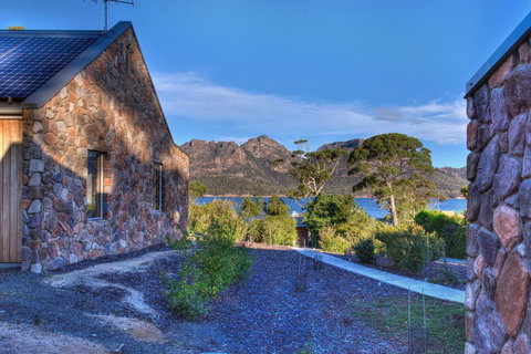 Freycinet Stone Studio 3 - Feldspar - New Castle Holiday 3