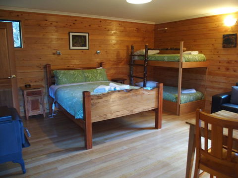 Cradle Highlander - New Castle Holiday 38