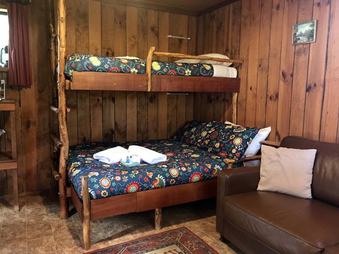 Cradle Highlander - New Castle Holiday 32