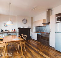 Devine Stays - Westside Apartment on Elizabeth - New Castle Holiday