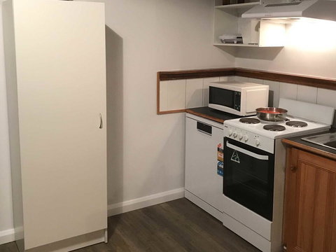 Derby Digs Cottage - New Castle Holiday 5