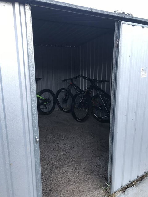 Derby Digs Cottage - New Castle Holiday 15