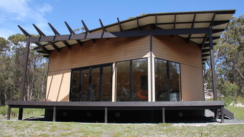 BAY OF FIRES ECO HUT Off Grid Experience At Binalong Bay - New Castle Holiday 21