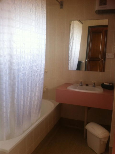 The Waterloo Hotel - New Castle Holiday 21