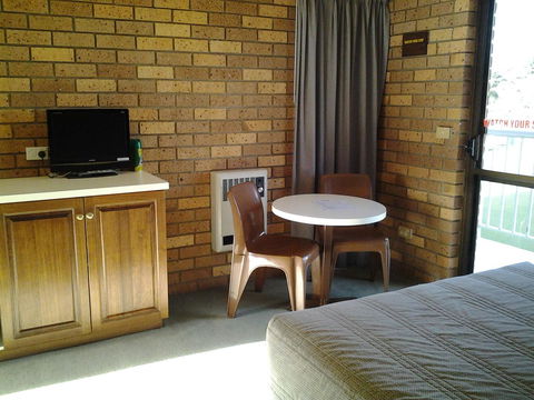 The Waterloo Hotel - New Castle Holiday 8