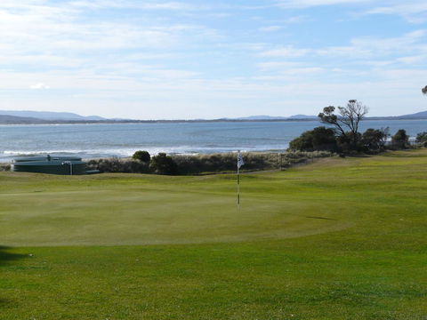 The Waterloo Hotel - New Castle Holiday 26