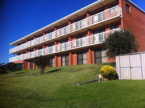 The Waterloo Hotel - New Castle Holiday 1