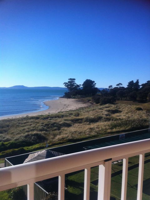 The Waterloo Hotel - New Castle Holiday 16