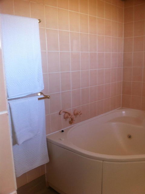 The Waterloo Hotel - New Castle Holiday 41