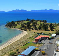 Swansea Waterloo Inn - New Castle Holiday